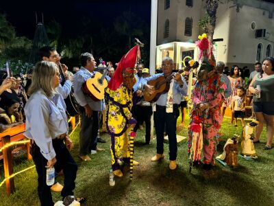 Imagem da notícia Tradição e fé marcam o encerramento do Natal Encantado em Cassilândia; Veja fotos